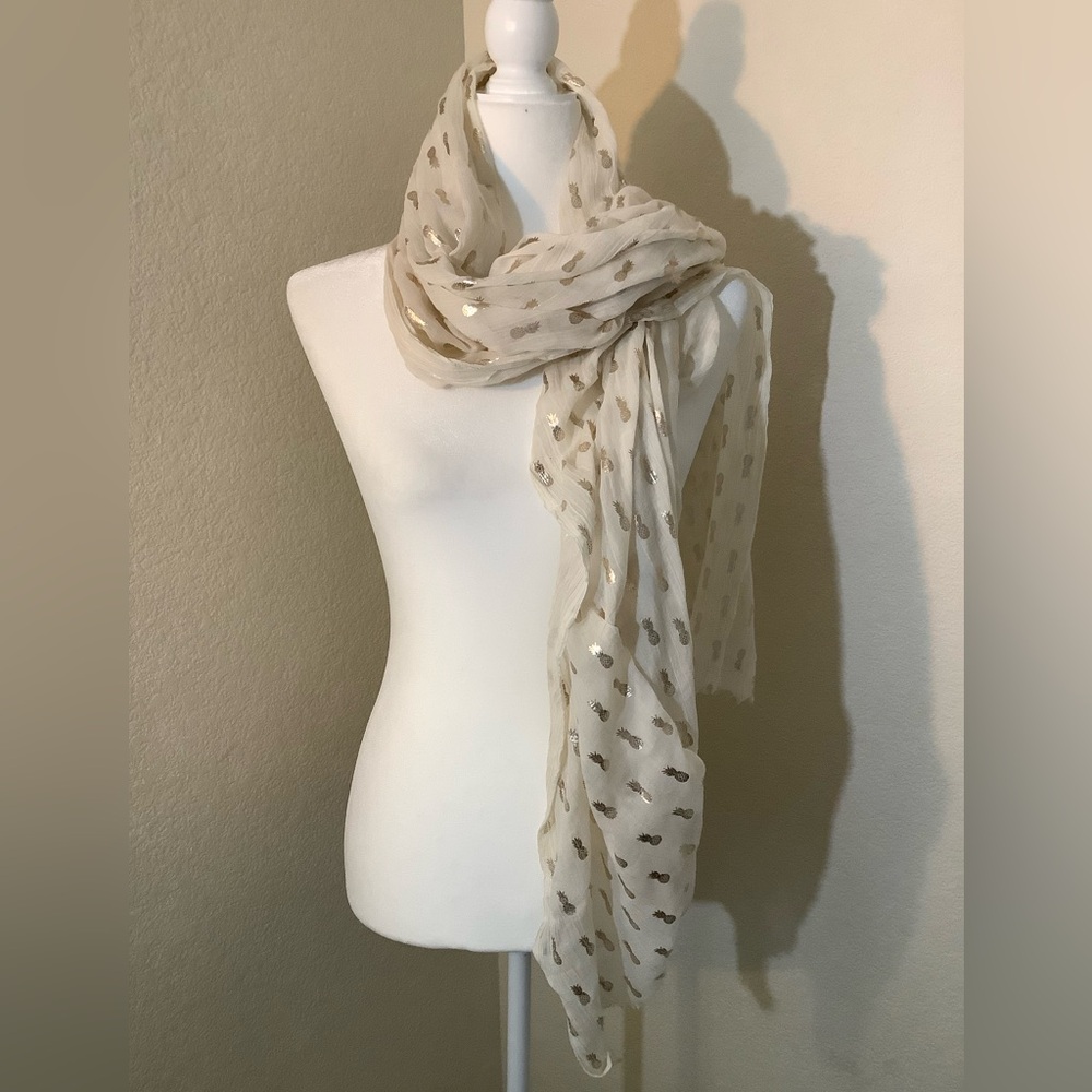 Pineapple golden print scarf/hijab